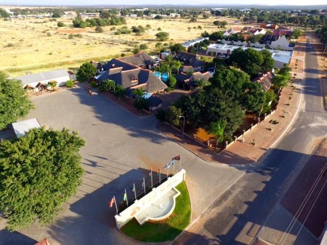 Cest Si Bon Hotel Otjiwarongo Exterior foto