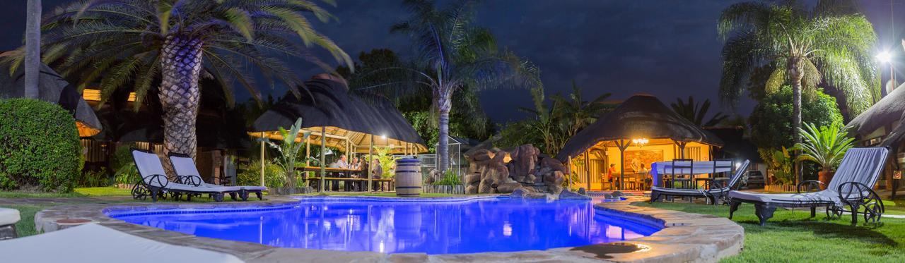 Cest Si Bon Hotel Otjiwarongo Exterior foto