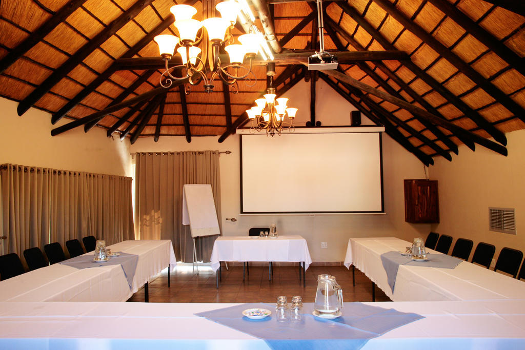 Cest Si Bon Hotel Otjiwarongo Exterior foto