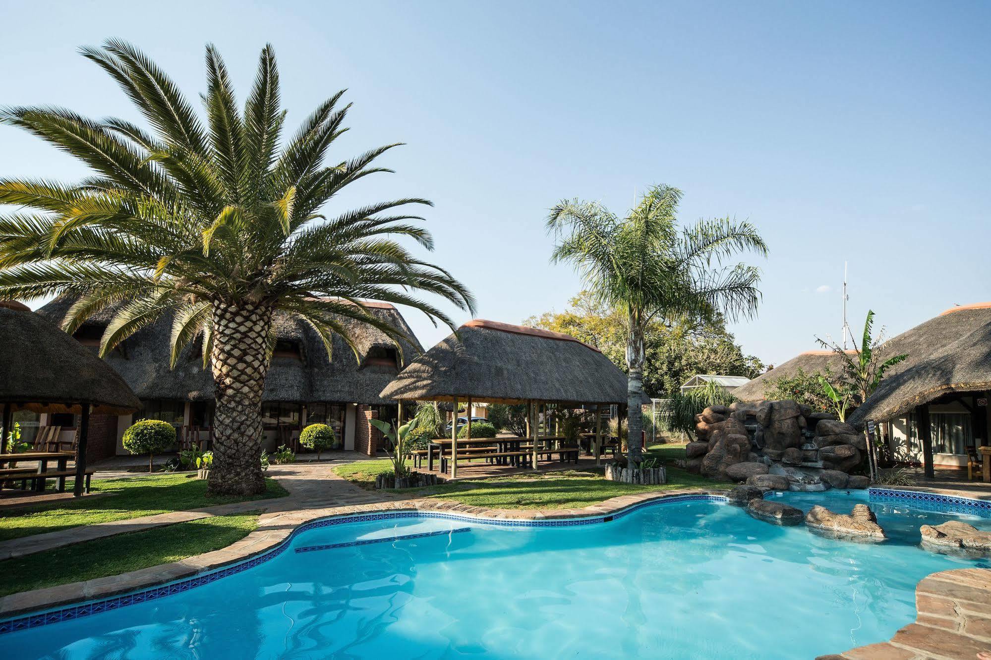 Cest Si Bon Hotel Otjiwarongo Exterior foto