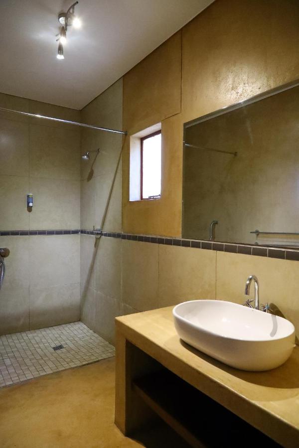 Cest Si Bon Hotel Otjiwarongo Exterior foto