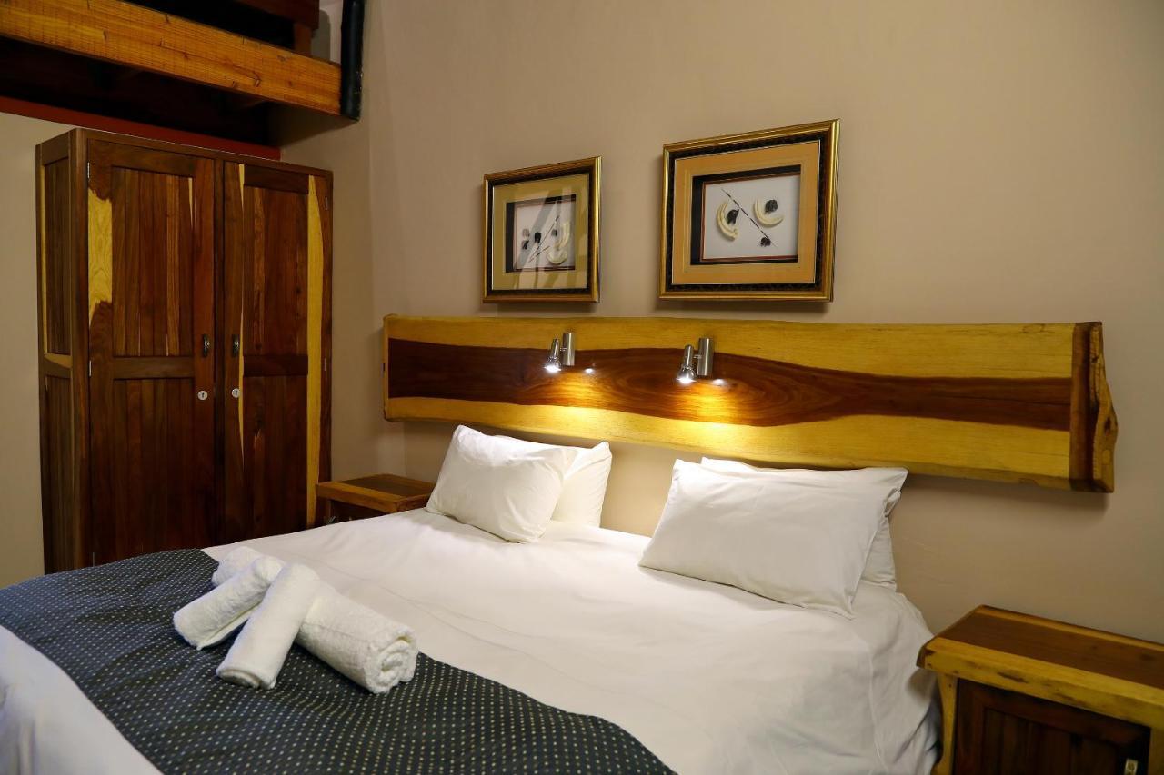 Cest Si Bon Hotel Otjiwarongo Exterior foto