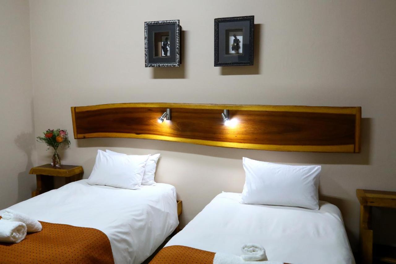 Cest Si Bon Hotel Otjiwarongo Exterior foto